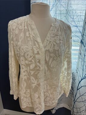 Chico’s Cream Floral Embroidered V-Neck Blouse